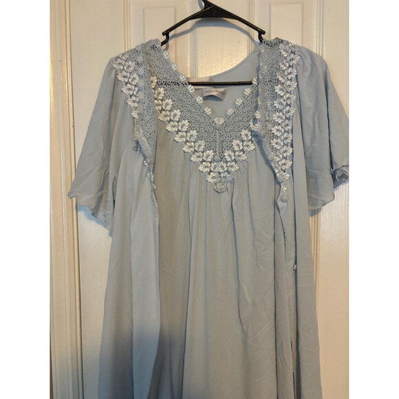 2 Piece Light Blue Shadowline Nightgown Peignoir Set Size Medium - Picture 1 of 10